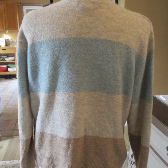 Sweater - Picture 4 of 6